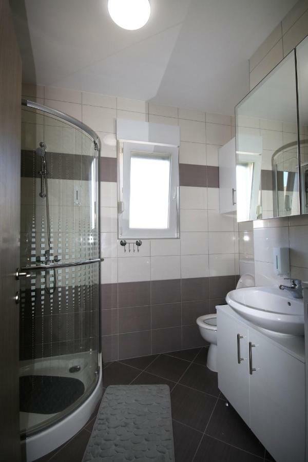 Apartma Mel Split